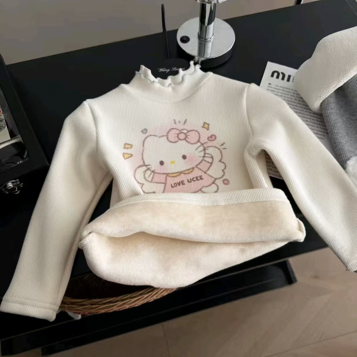 釉兮·新款加绒冬季卡通动漫厚款女打底衫内搭圆领套头卫衣秋冬