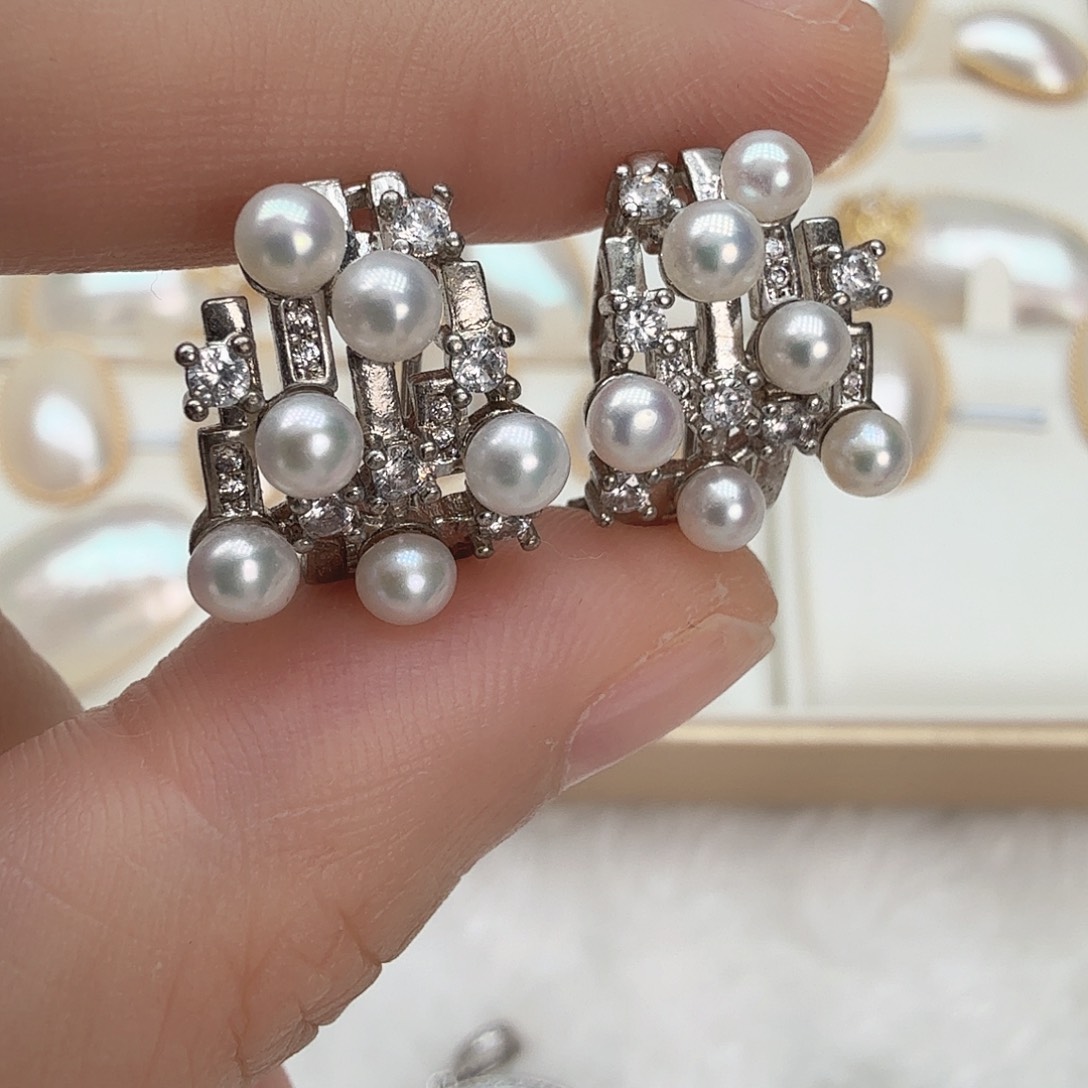 淡水珍珠耳饰未镶嵌