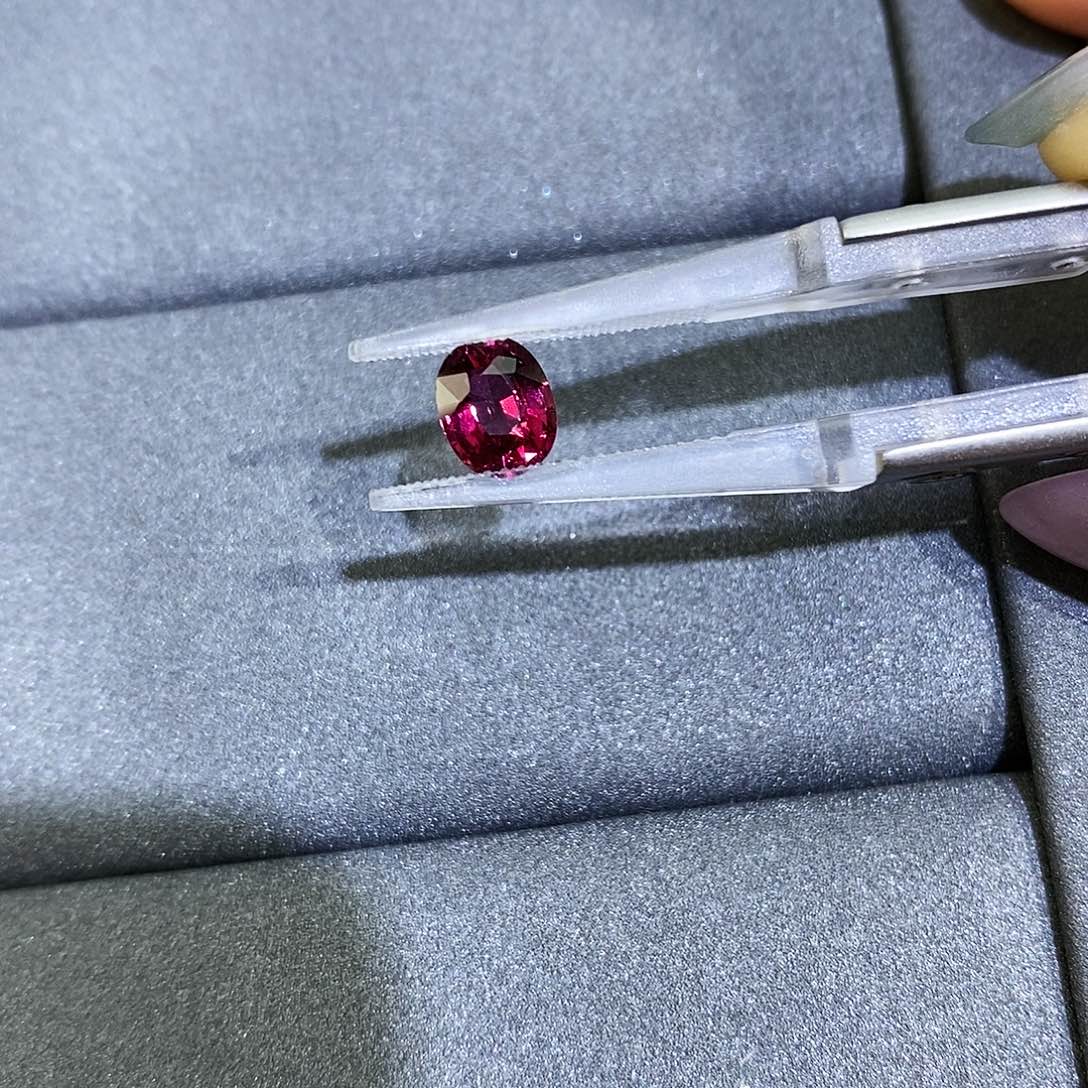 碧玺裸石未镶嵌天然卢比莱1.02克拉