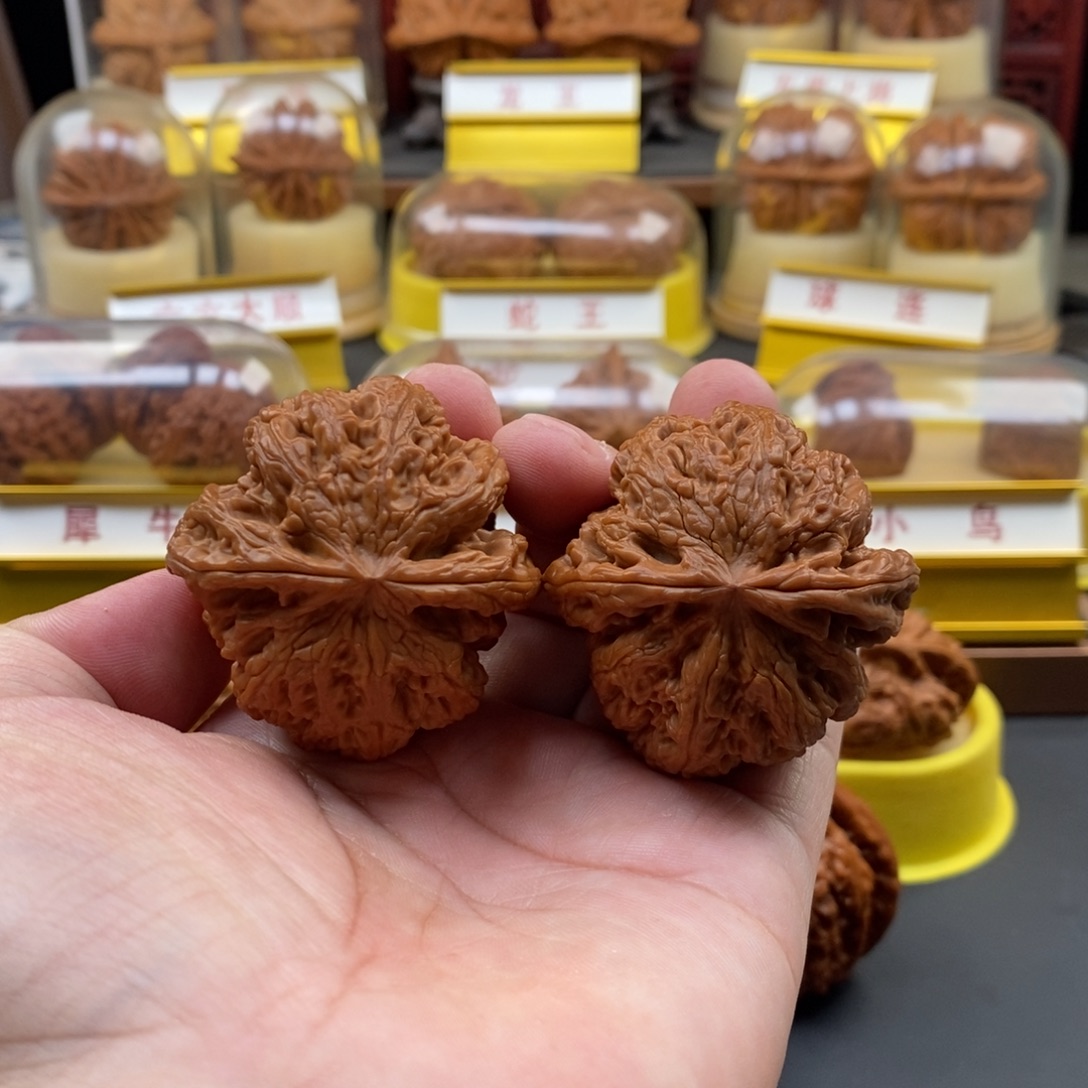 吊坠文玩核桃平谷大粗筋，全品，尺寸45