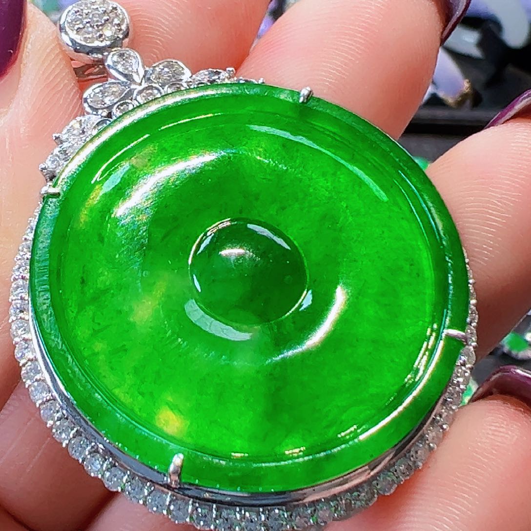 翡翠颈饰18K金镶嵌签收后24小时鉴赏期