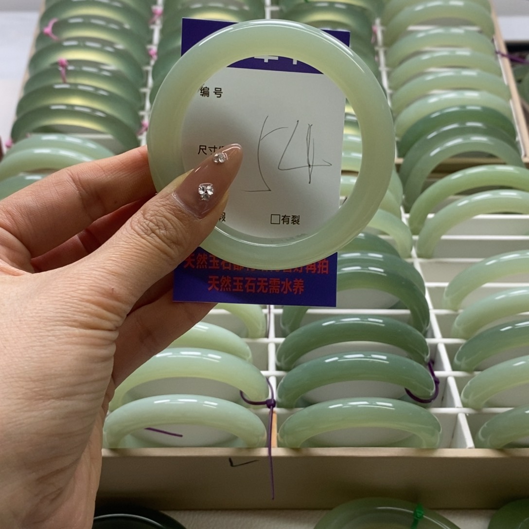 蛇纹石玉手镯未镶嵌洋