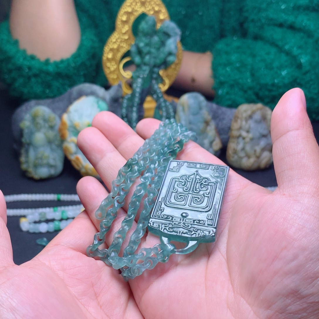 先***c定制翡翠未镶嵌翡翠