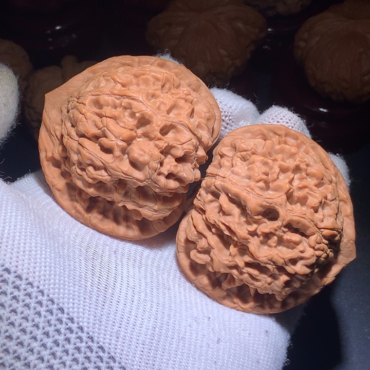 随***逛文玩核桃把件全品无修麒麟纹50官帽