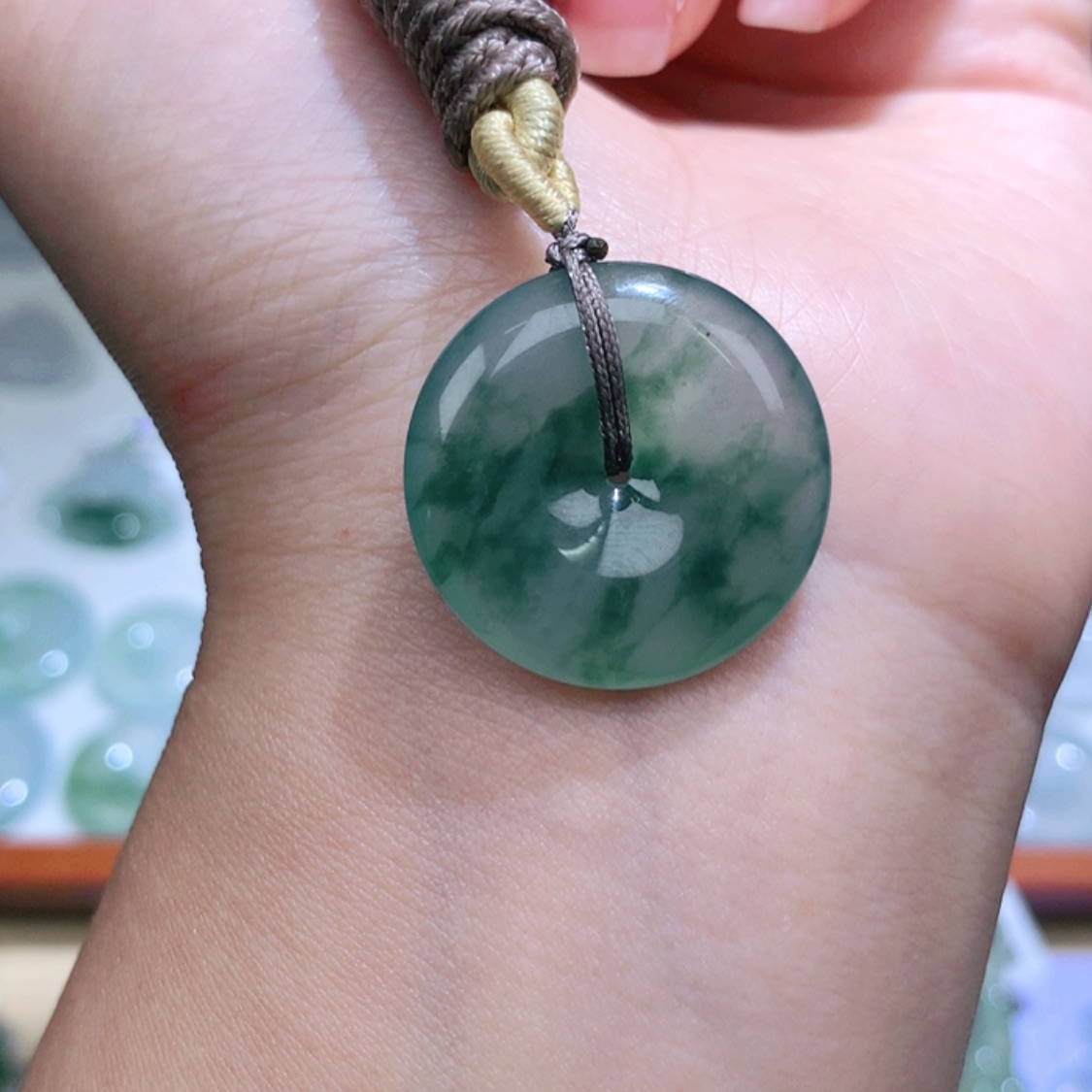 【闪购商品】翡翠颈饰未镶嵌平安扣