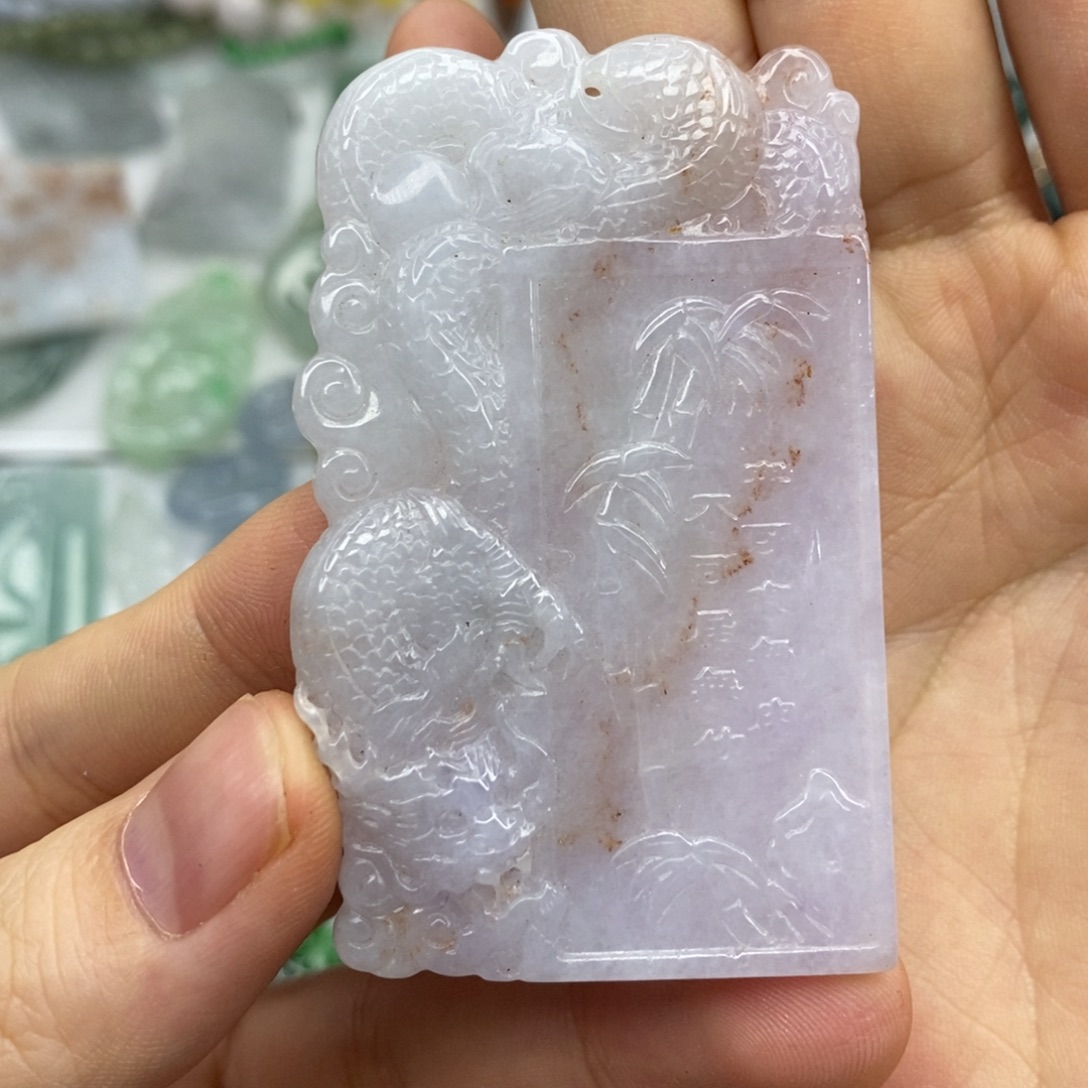 翡翠未镶嵌颈饰龙牌