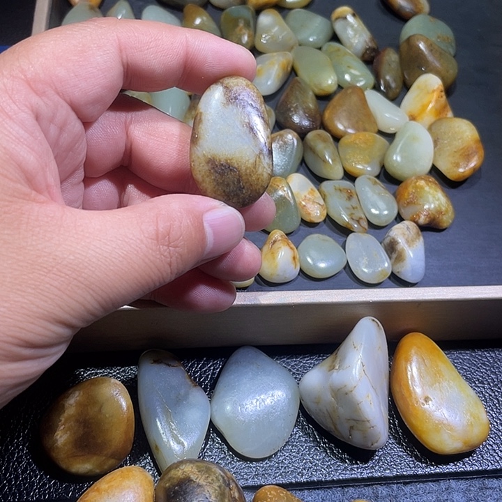 梦***2和田玉未镶嵌颈饰