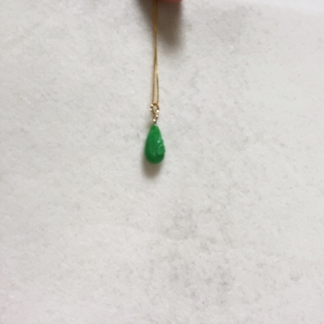 翡翠颈饰18K金镶嵌简单