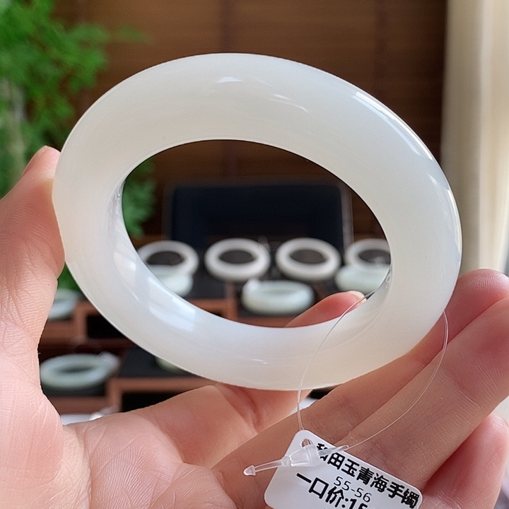 和田玉手镯未镶嵌7037