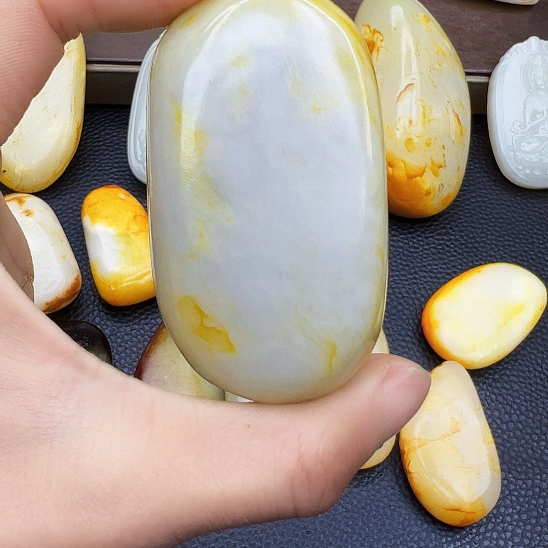 和田玉挂件未镶嵌