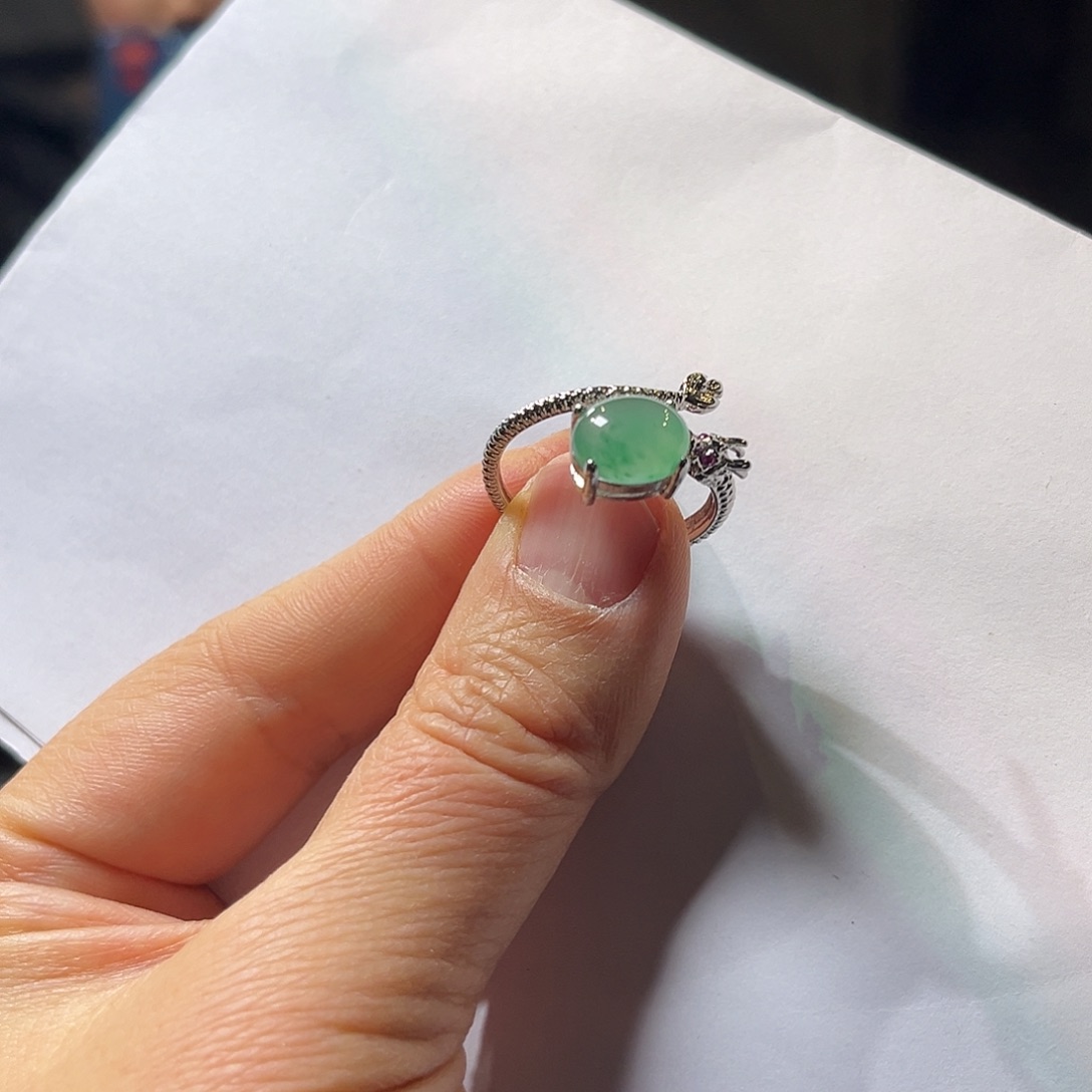 石英质玉未镶嵌戒指