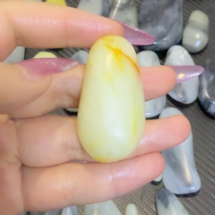 王***贵和田玉未镶嵌挂件