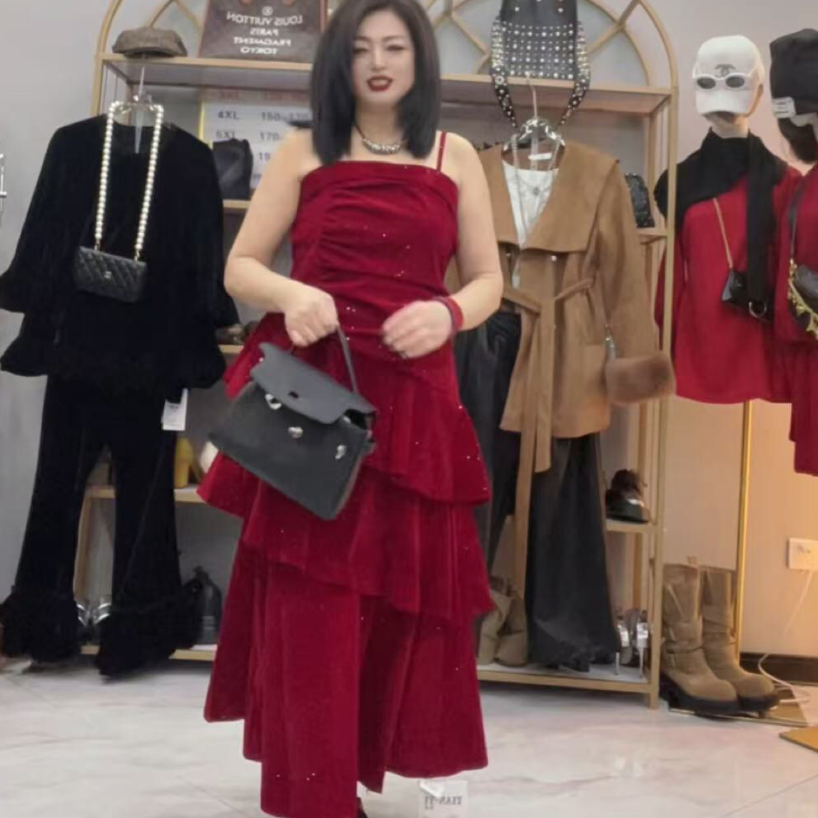 【月姐家】长裙法式红色丝绒细闪连衣裙2026春夏新款吊带荷叶边裙子