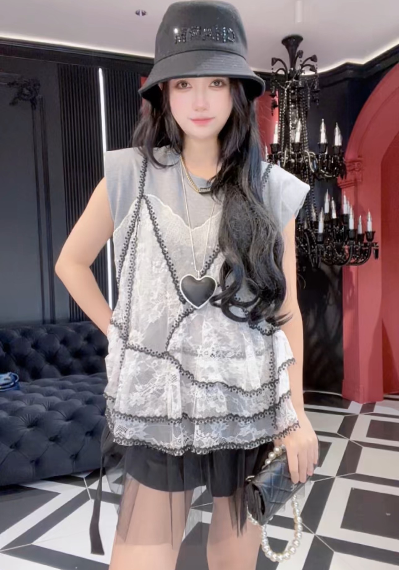 李李欧货立体花朵破洞设计款图案马甲女新款宽松百搭W565