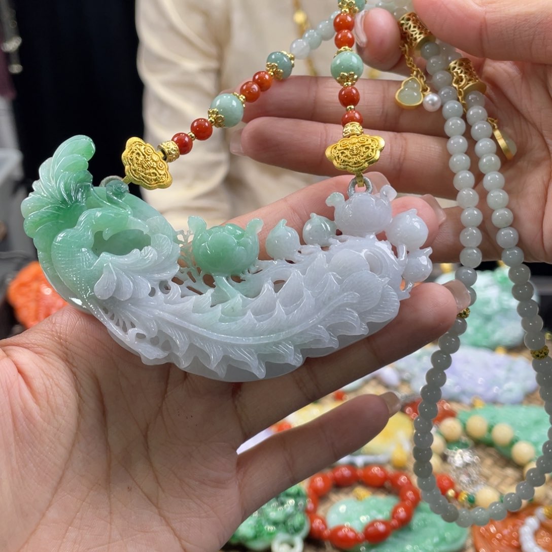 翡翠颈饰未镶嵌代编织