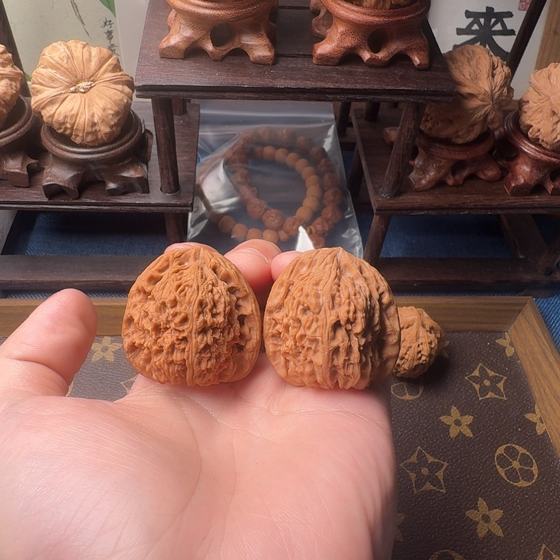 错***过桃核把件南疆石666888