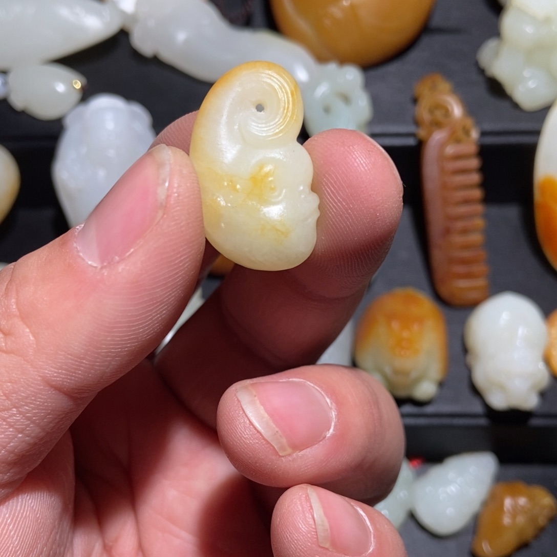 和田玉颈饰未镶嵌