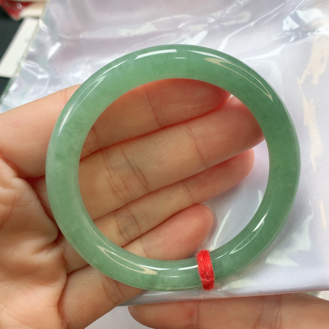 翡翠手镯未镶嵌52圆