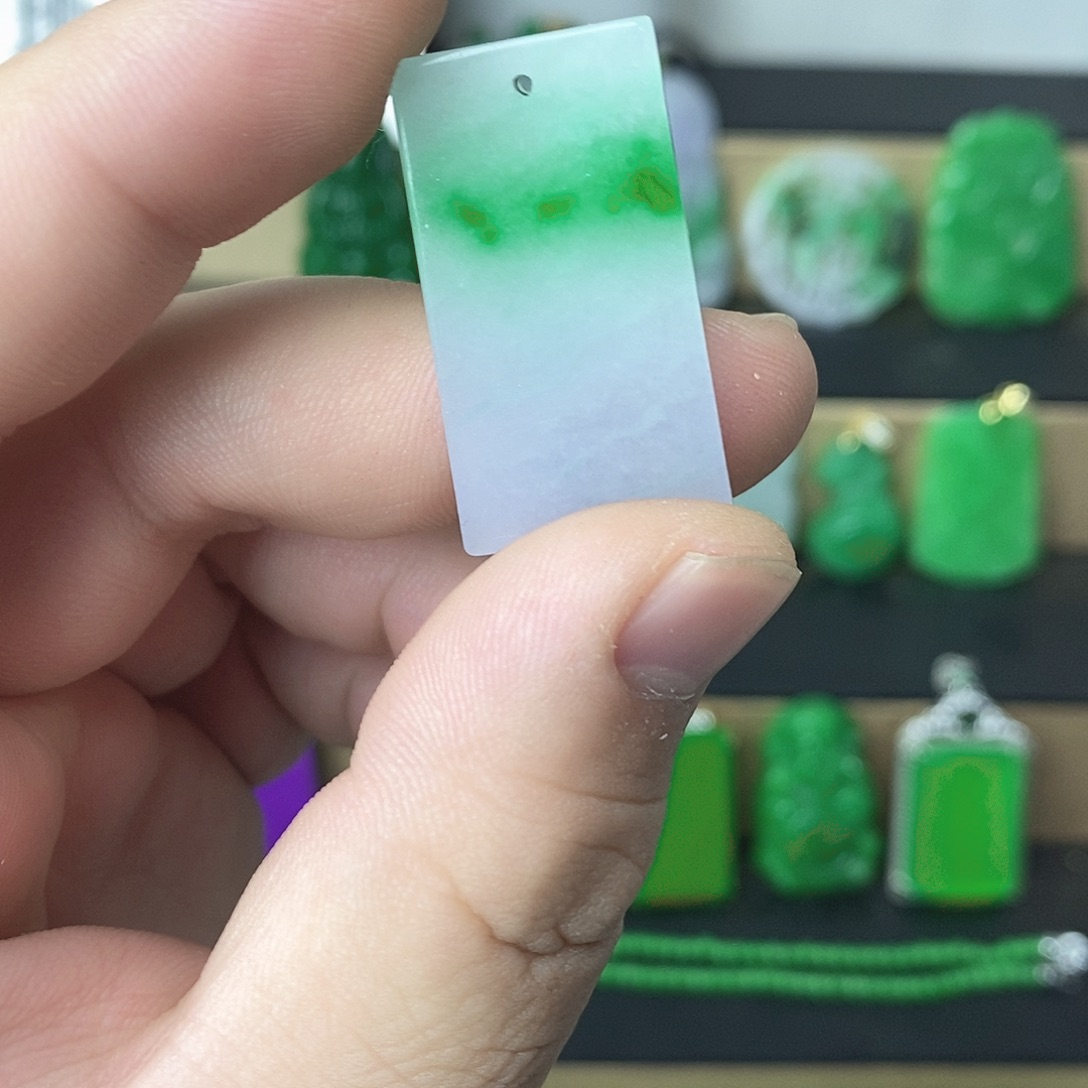 翡翠银S925镶嵌吊坠(赠链)