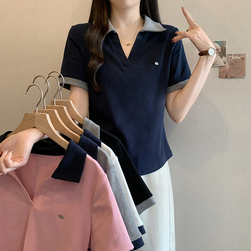 [晓晓】2025夏装新款胖mm大码女时尚设计感撞色v领弧形短袖T恤