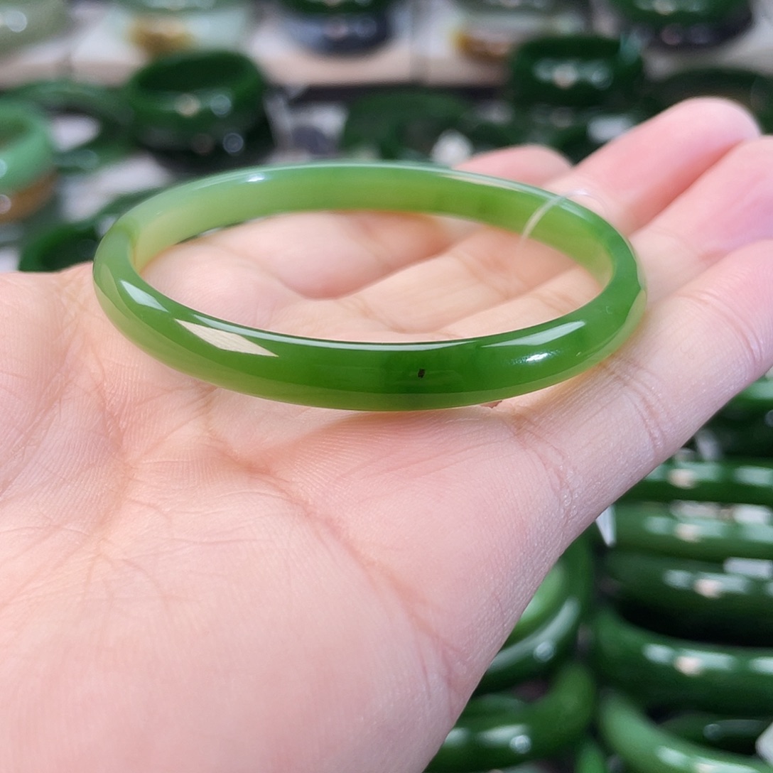 和田玉（碧玉）手镯未镶嵌