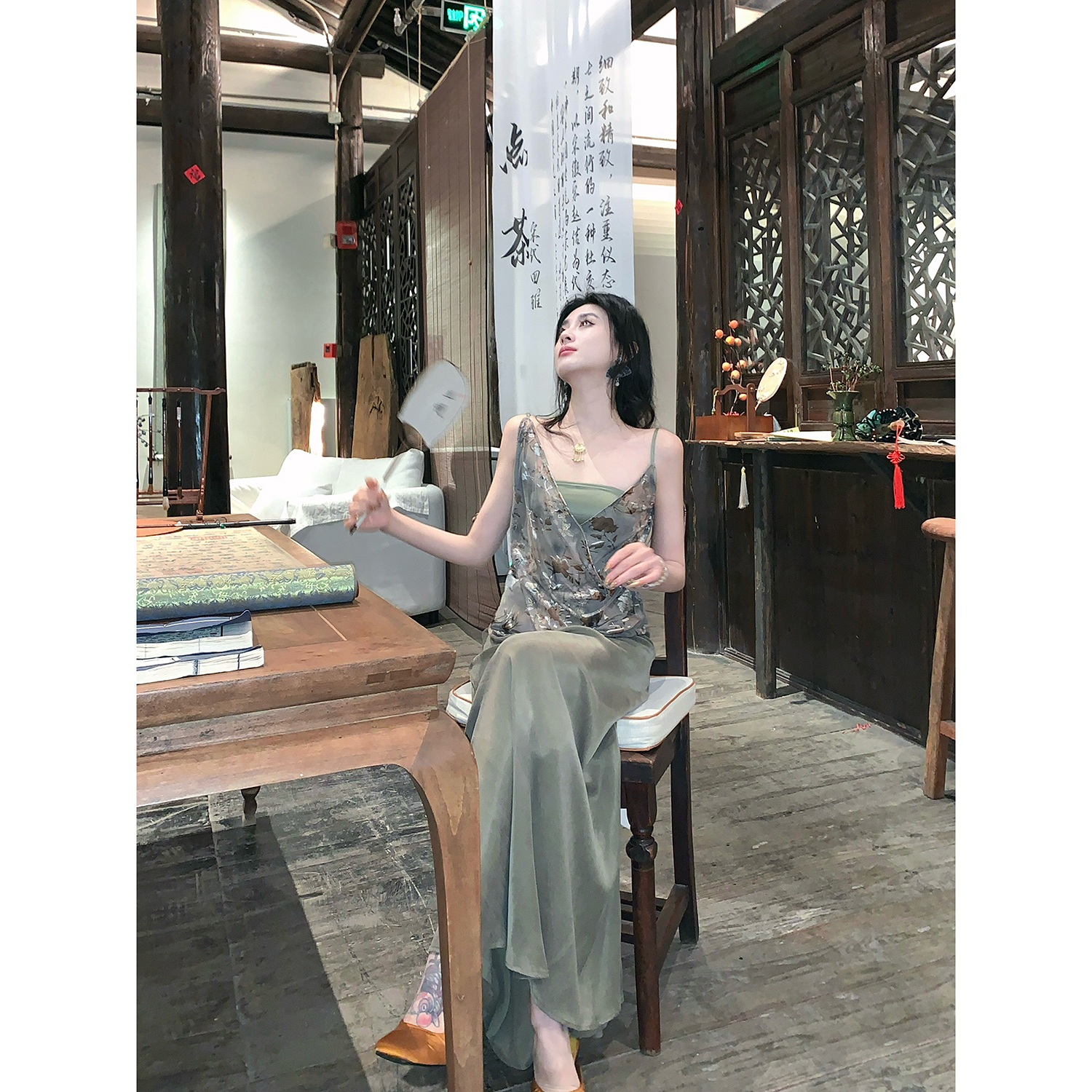 MOSS STUDIO【椿浔花弥】国风新中式初春丝绒烂花外披吊带背心女