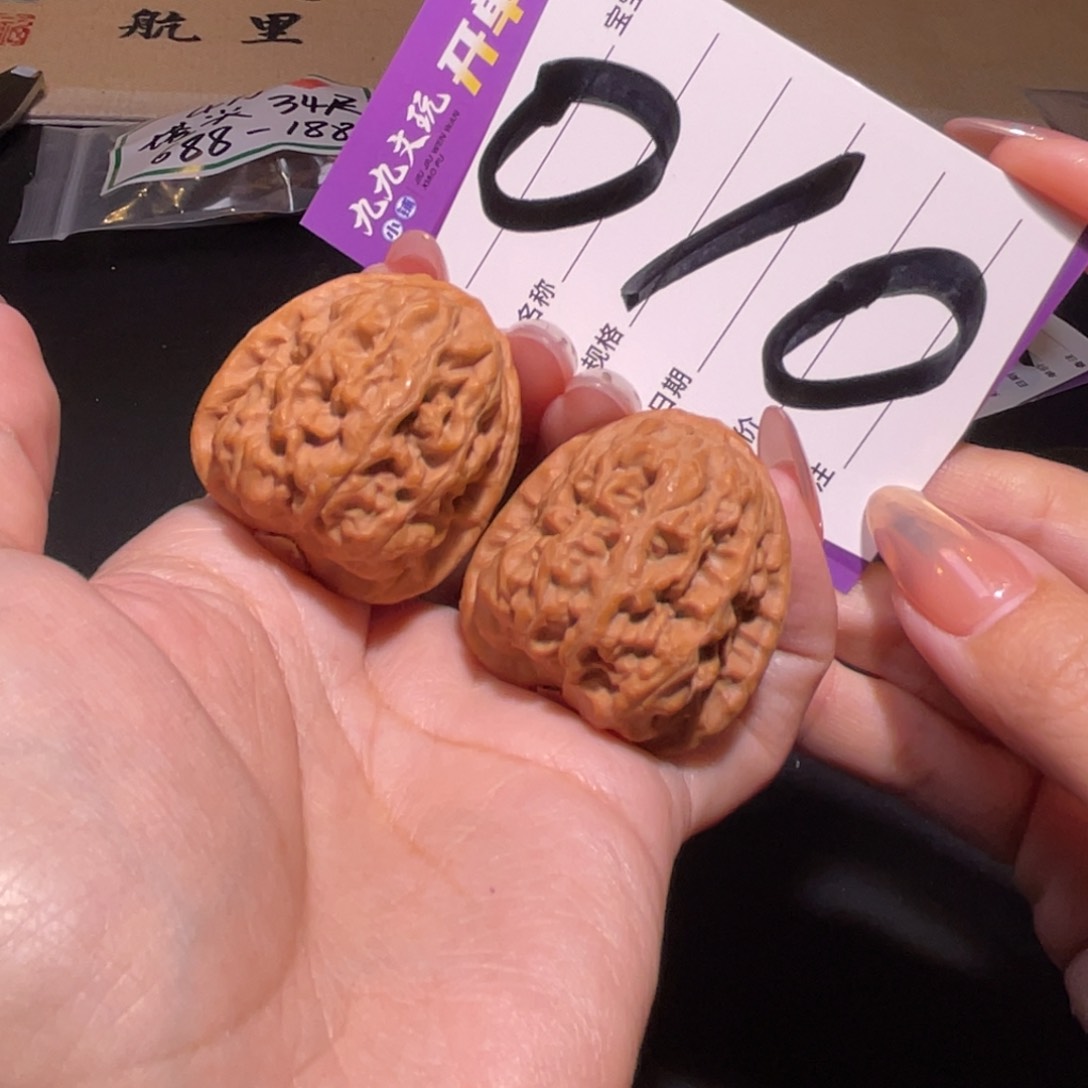 把件文玩核桃?****?34左右a山一代红莲