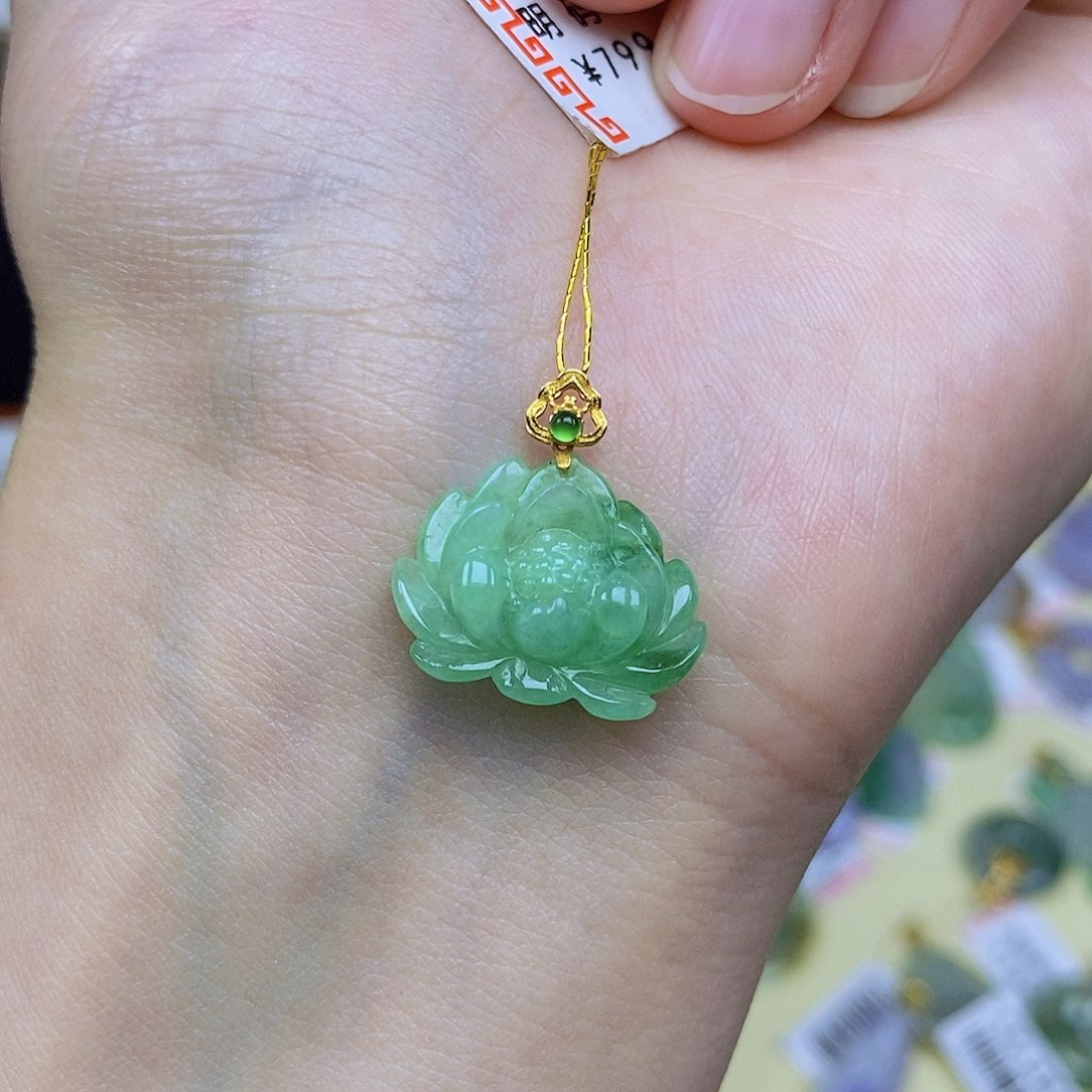 翡翠颈饰18K金镶嵌翡翠