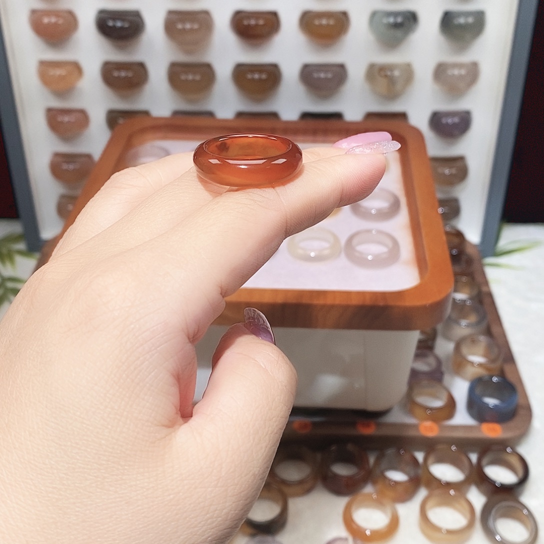 牛***酱玛瑙/玉髓未镶嵌戒指港19