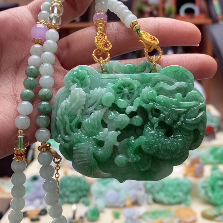 翡翠颈饰未镶嵌翡翠吊坠