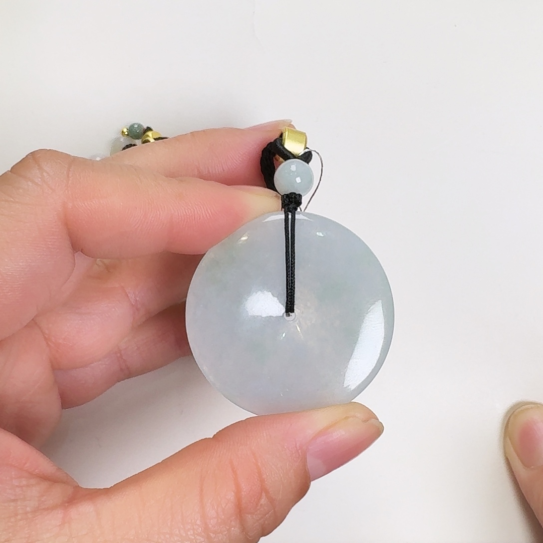 翡翠颈饰未镶嵌平安扣