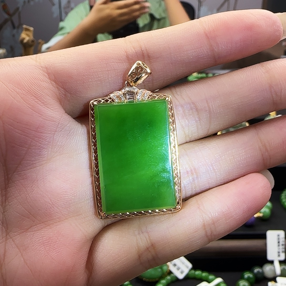 和田玉（碧玉）18K金镶嵌吊坠(不含链)