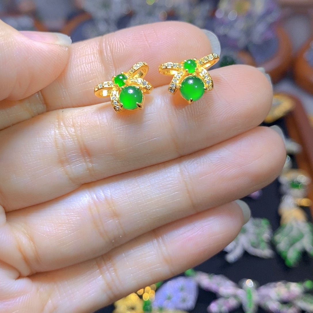 翡翠颈饰银S925镶嵌天然翡翠