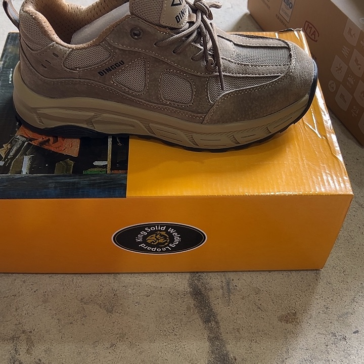 编码000。42码防砸防刺劳保鞋