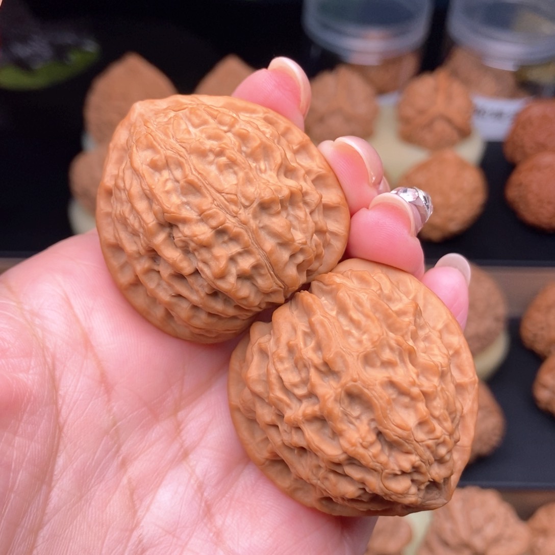 吊坠文玩核桃38金牛