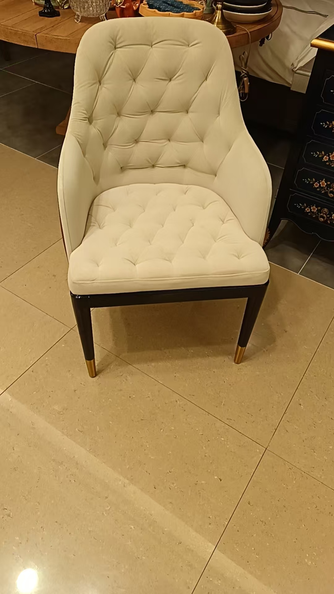 【欧美外单】白色真皮高端餐椅家用带扶手实木主人椅麻将椅