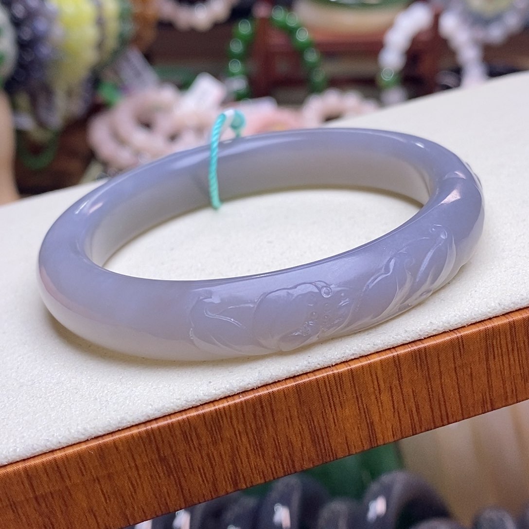 和田玉未镶嵌孤品老矿料冰烟紫雕花手镯56.3