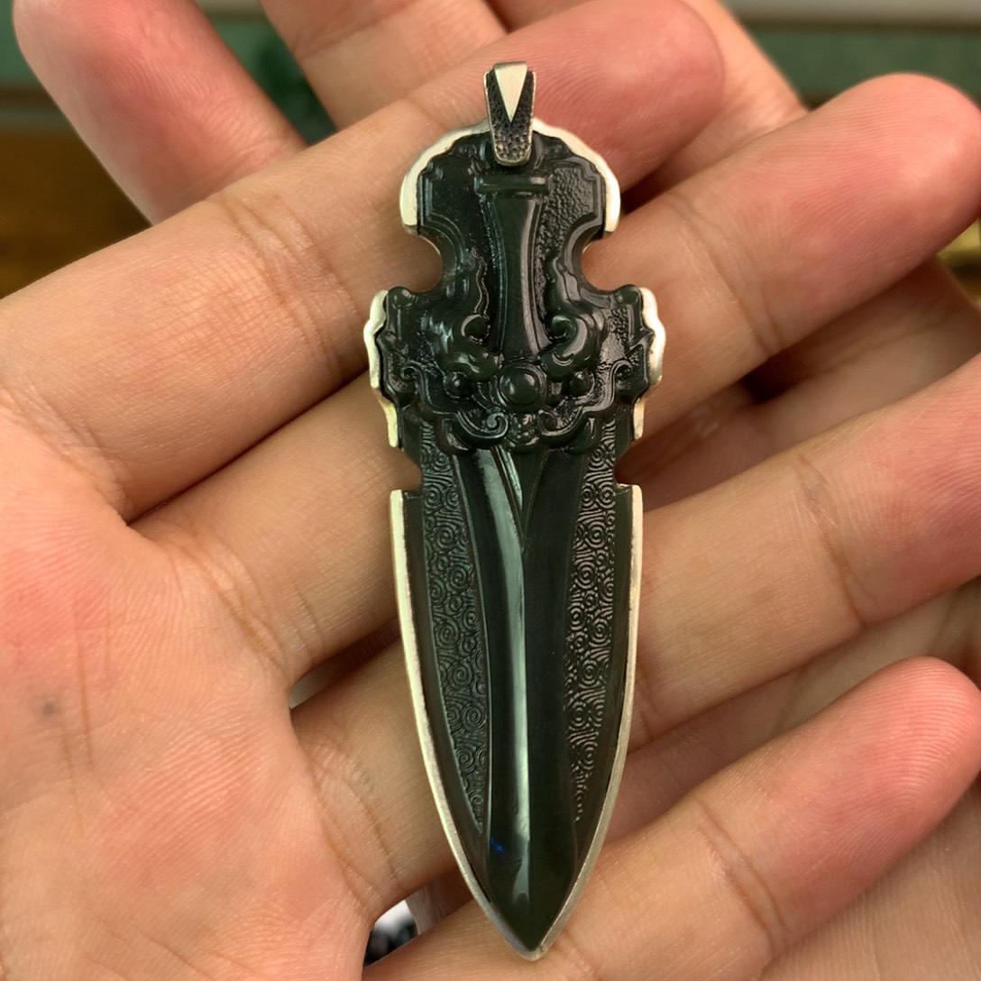 必***己和田玉银S925镶嵌颈饰