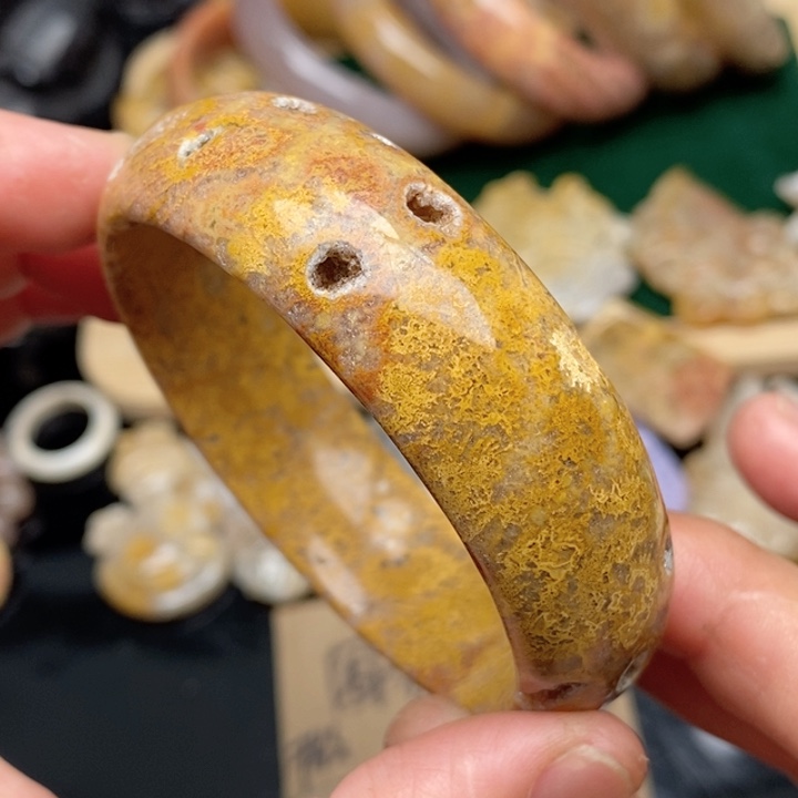 硅化珊瑚（珊瑚玉）手镯未镶嵌56.7