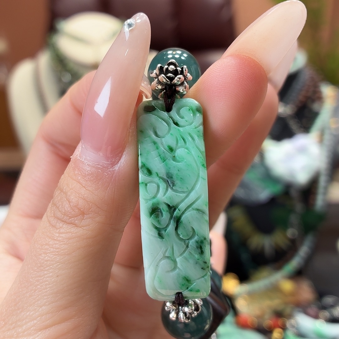 翡翠未镶嵌耳饰手串