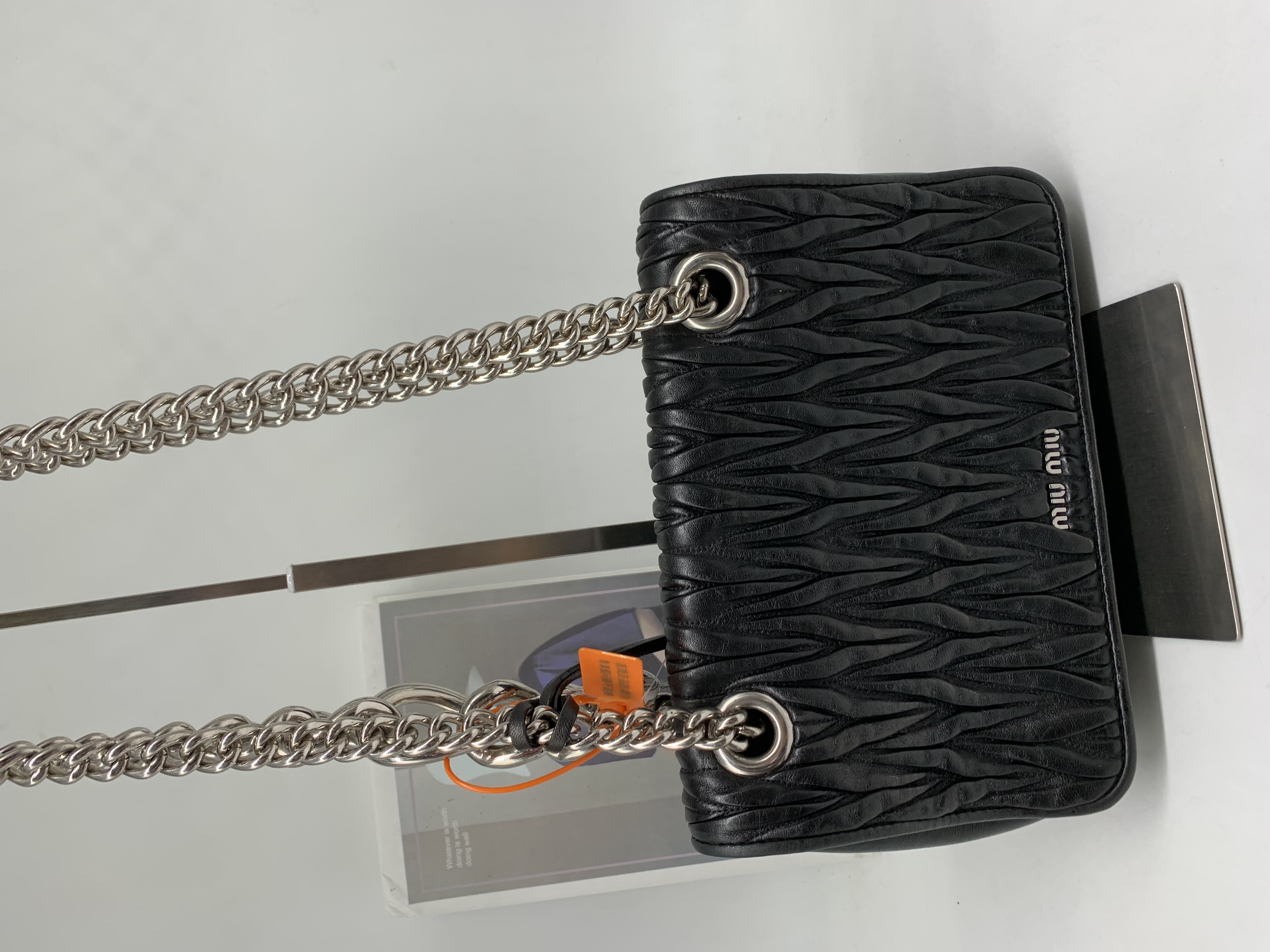 95新 MIU MIU/缪缪 miumiu/黑银褶皱链条包/FY08219910/9910/护
