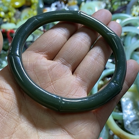 和田玉手镯未镶嵌62口径