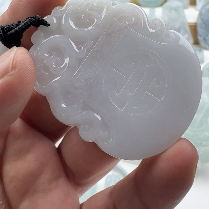 翡翠未镶嵌颈饰天然缅甸A货翡翠