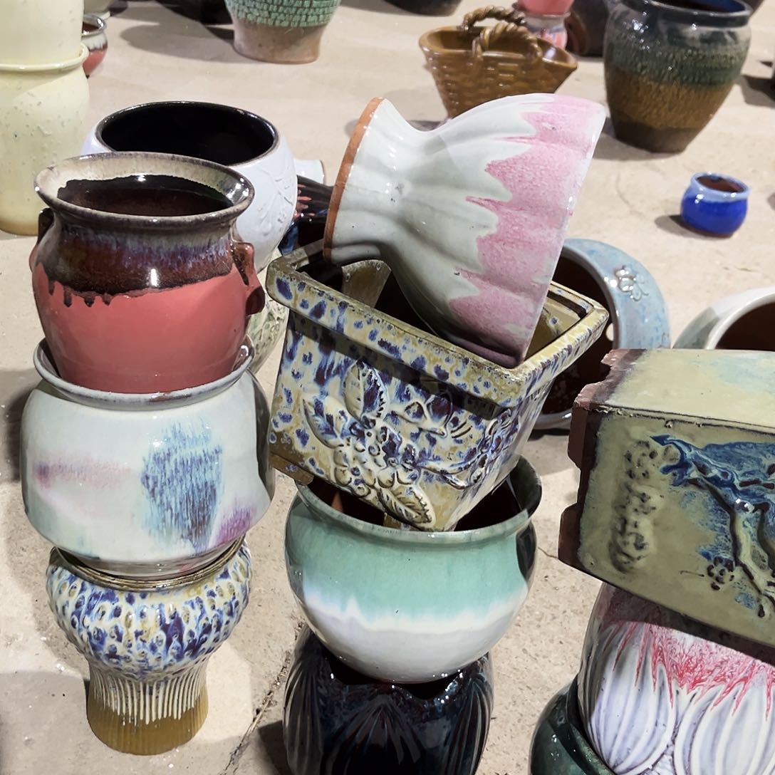 紫砂花盆的颜色也