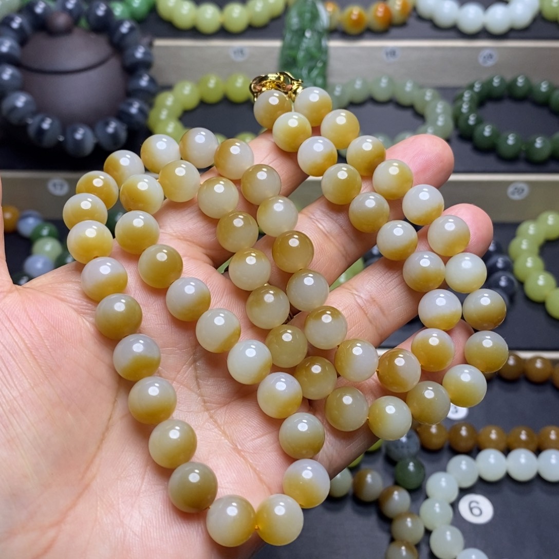 和田玉未镶嵌手串