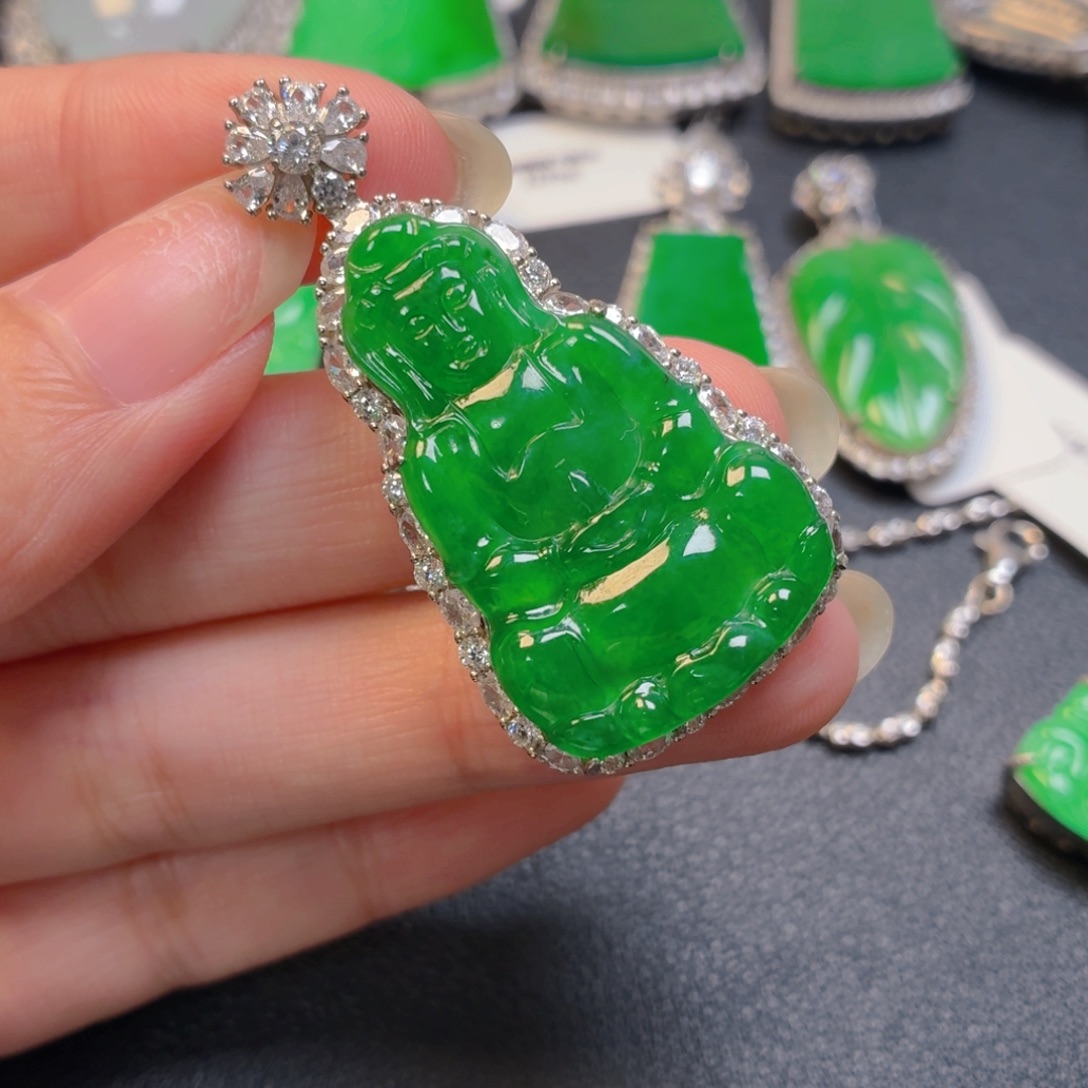 @***知翡翠银S925镶嵌颈饰