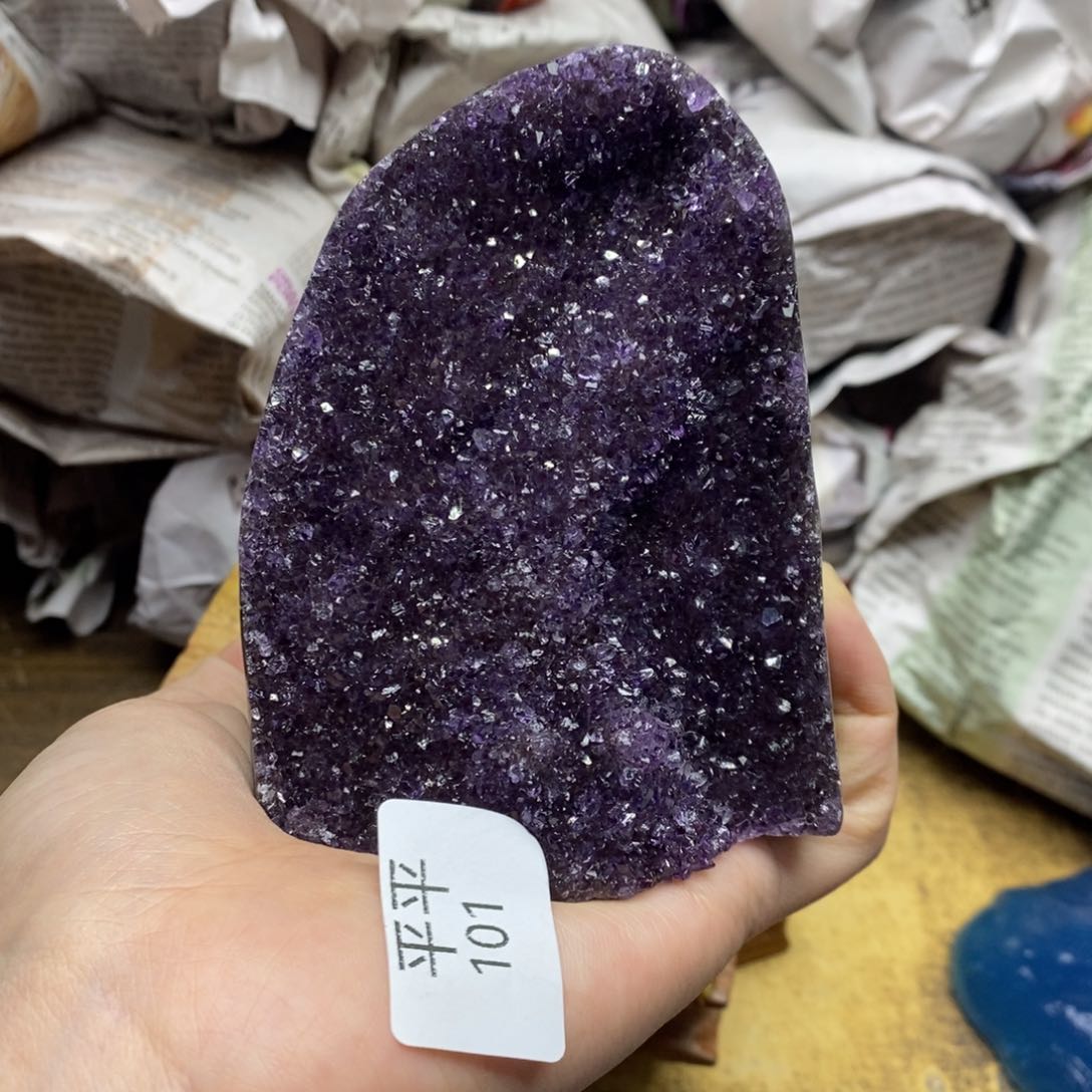 紫晶乌拉圭未镶嵌