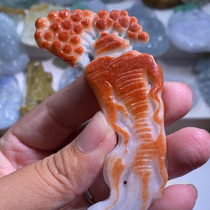 【闪购商品】颈饰未镶嵌翡翠人参
