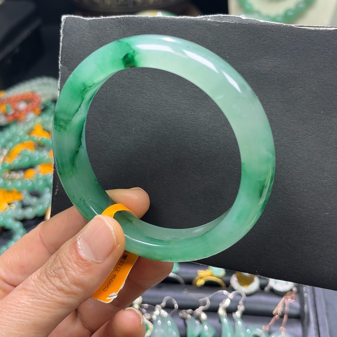 石英质玉未镶嵌手镯61