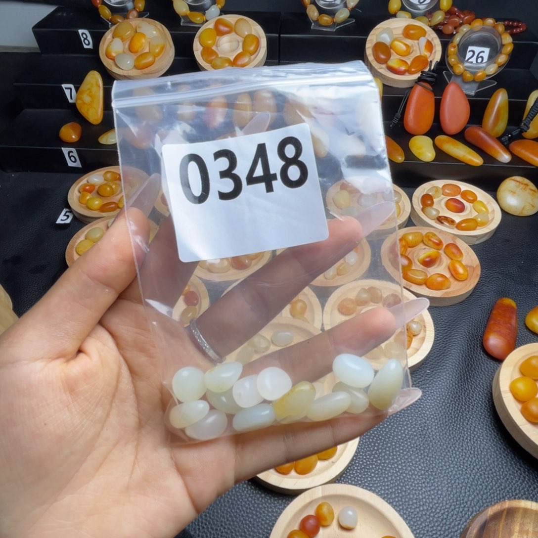 和田玉未镶嵌吊坠(不含链)情**醒